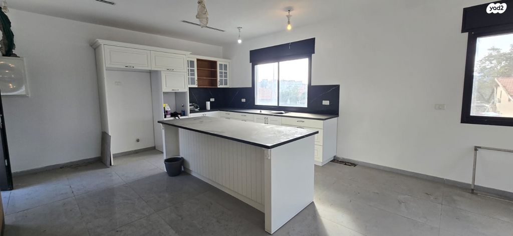 גג/ פנטהאוז, ביאליק 17, מרכז העיר, חדרה