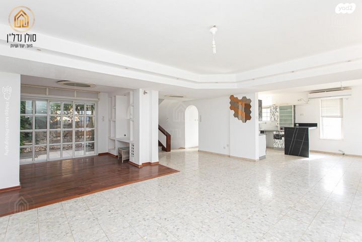 דו משפחתי, שבדיה, חיפה