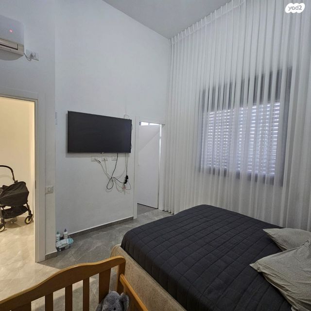 דירת גן, יצחק שמיר, רמת יורם, נתיבות