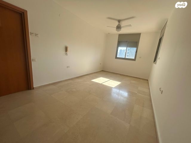 דירה, שדרות לוי אשכול 16, כוכב הצפון, תל אביב יפו