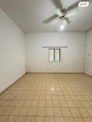 דו משפחתי, וייצמן, גבעה א', שביט, קרית אתא