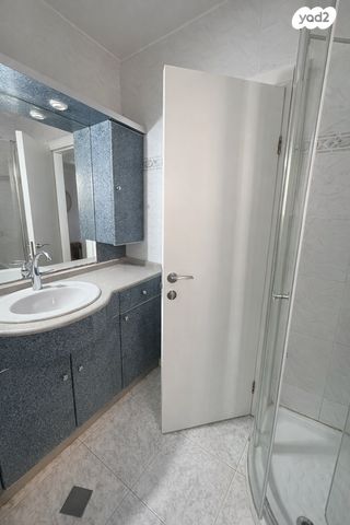 דירה, שלמה אבן גבירול, חכמי ישראל, דימונה