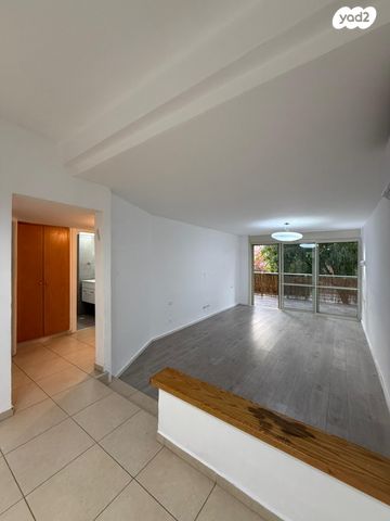 דירה, רעננה