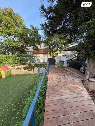 דו משפחתי, וייצמן, גבעה א', שביט, קרית אתא