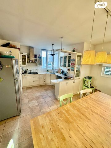 גג/ פנטהאוז, שדרות ח"ן, ב' / צפון מערב העיר, רחובות