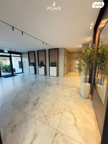 דירה, אהוד מנור, המוזיקה, שדרות