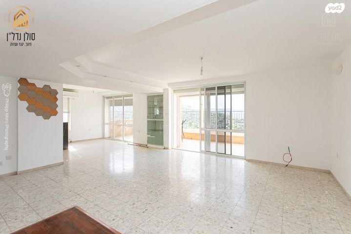 דו משפחתי, שבדיה, חיפה