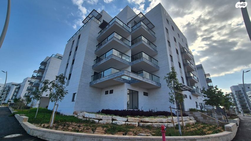 הרב מרדכי אליהו 