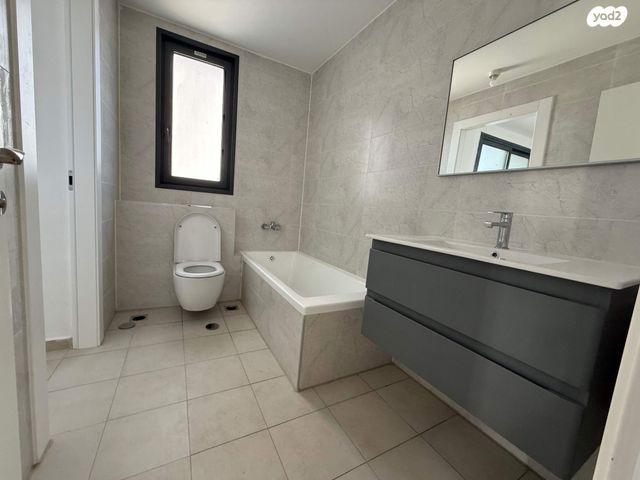 דירה, אמנון ליפקין שחק, נוף הטיילת, נתניה