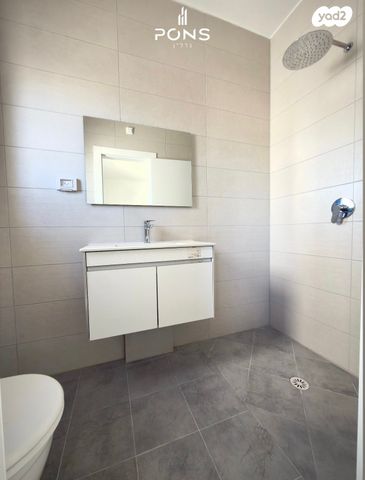 דירה, אהוד מנור, המוזיקה, שדרות