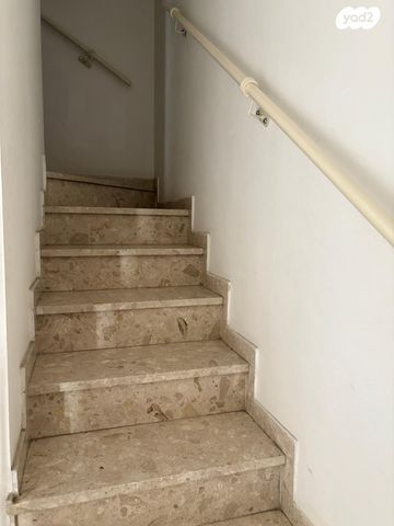 גג/ פנטהאוז, יהלום, אבני חן, רחובות