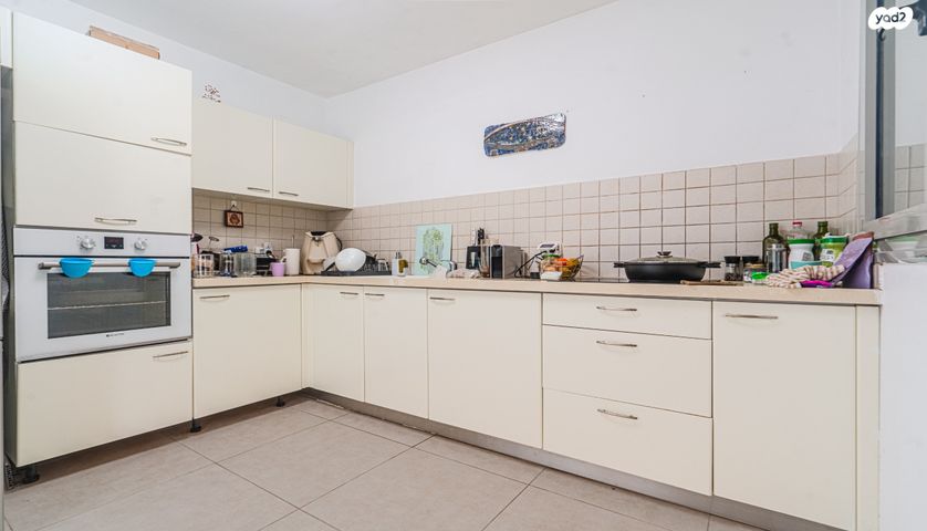 דירה, עינות צוקים, שקמים ואגמים, אשקלון