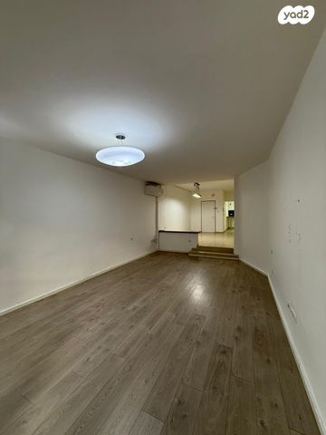 דירה, רעננה