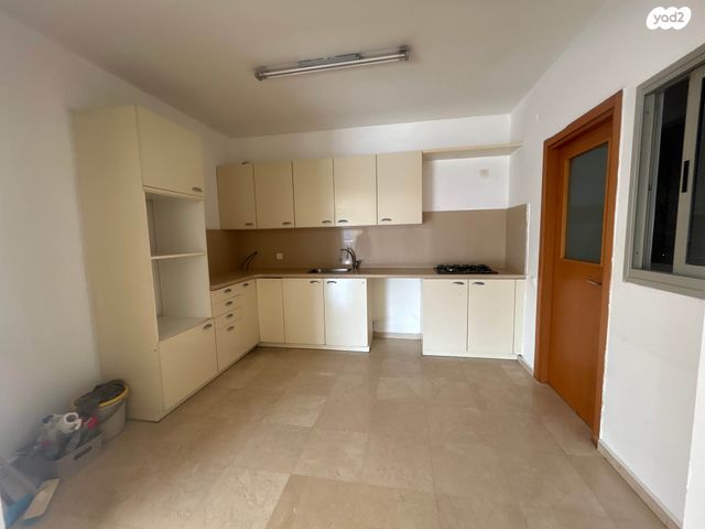 דירה, שדרות לוי אשכול 16, כוכב הצפון, תל אביב יפו