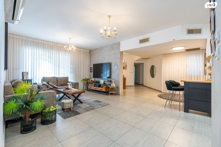 דירה, מלחמת ששת הימים 15, מרכז העיר, חדרה