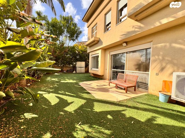 בית פרטי/ קוטג', כוכבן, מתחם 19 - 20 (מתחם הפרחים), הוד השרון