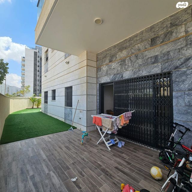 דירת גן, יצחק שמיר, רמת יורם, נתיבות