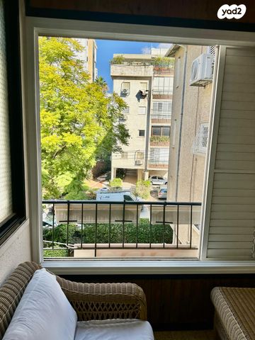 דירה, שדרות גלוסקין, ב' / צפון מערב העיר, רחובות