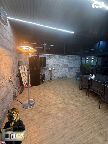 גג/ פנטהאוז, יהדות איטליה, רמת יורם, נתיבות