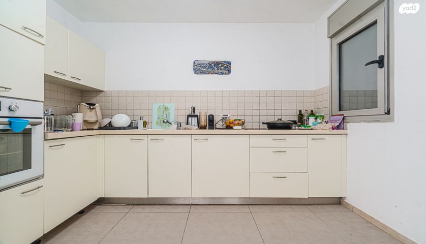 דירה, עינות צוקים, שקמים ואגמים, אשקלון