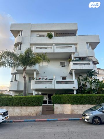 גג/ פנטהאוז, שדרות ח"ן, ב' / צפון מערב העיר, רחובות