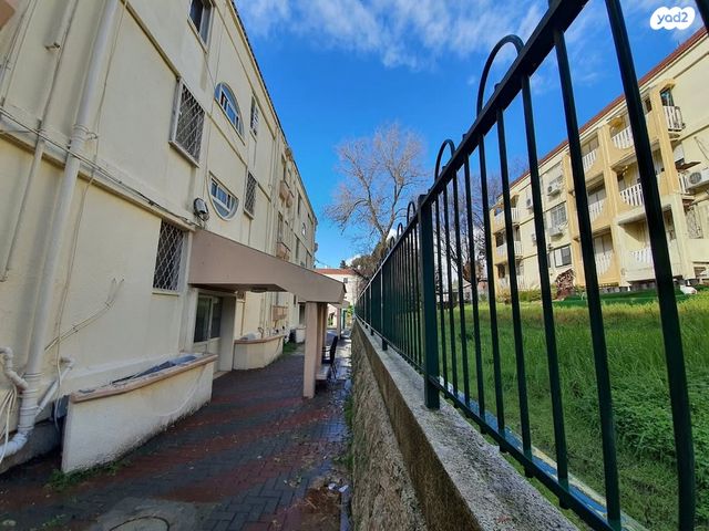 דירה, הארזים, שכונה ותיקה - מרכז העיר, מעלות תרשיחא