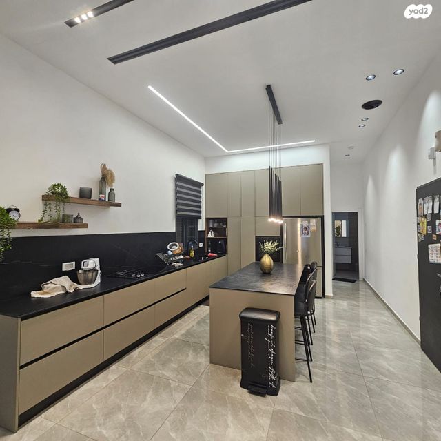 דירת גן, יצחק שמיר, רמת יורם, נתיבות