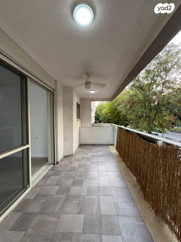 דירה, רעננה