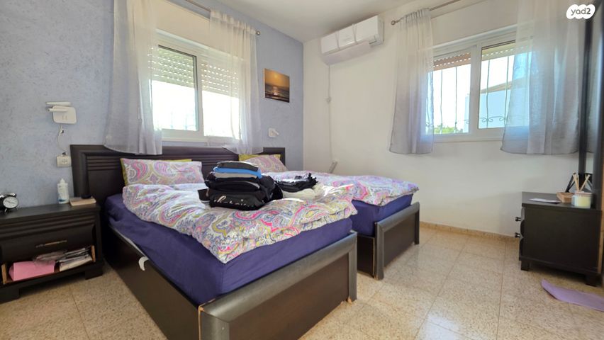 דו משפחתי, חרצית, אשכול, כרמיאל