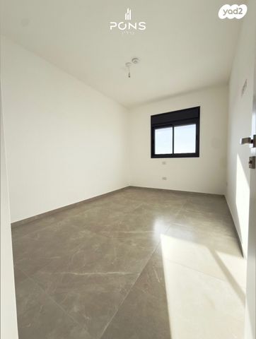 דירה, אהוד מנור, המוזיקה, שדרות