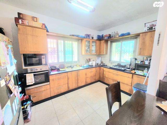 דו משפחתי, נאות הפרחים, גן יבנה