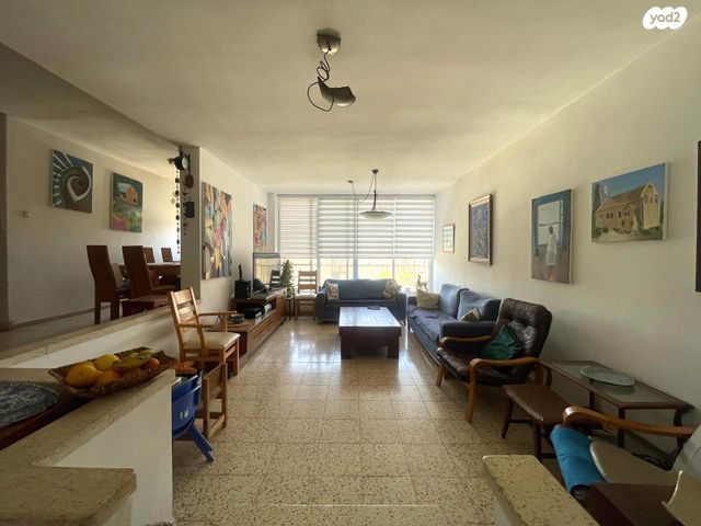 דירה, אהרון שקולניק, ג' / מרכז מזרח העיר, רחובות