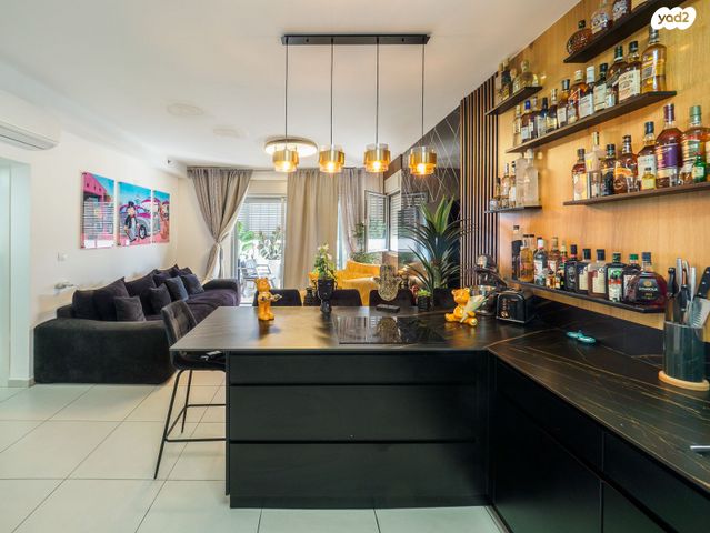 דירה, יצחק שמיר, נהריה