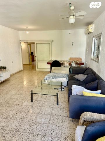 דירה, שדרות גלוסקין, ב' / צפון מערב העיר, רחובות