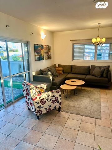 גג/ פנטהאוז, שדרות ח"ן, ב' / צפון מערב העיר, רחובות