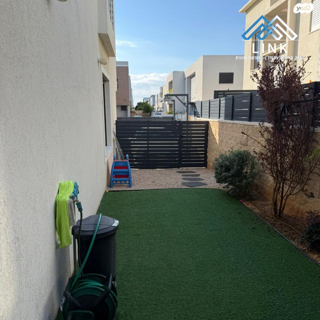 דו משפחתי, דרך השדות, השדות, עתלית