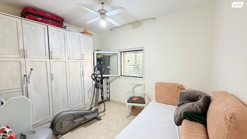 טריפלקס, החבצלת, נאות הדרים (חבצלת הצעירה), קרית עקרון