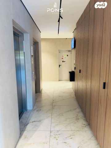 דירה, אהוד מנור, המוזיקה, שדרות