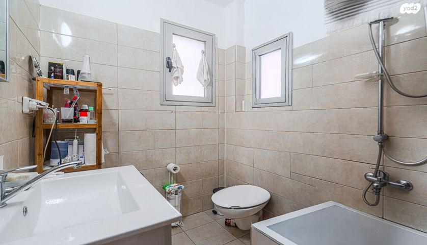 דירה, עינות צוקים, שקמים ואגמים, אשקלון