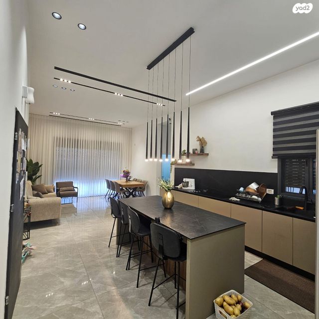 דירת גן, יצחק שמיר, רמת יורם, נתיבות