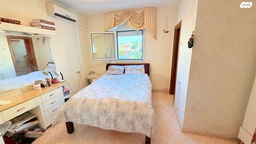 טריפלקס, החבצלת, נאות הדרים (חבצלת הצעירה), קרית עקרון