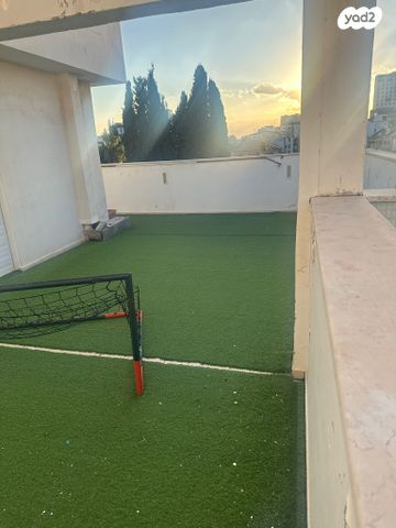 גג/ פנטהאוז, שדרות ח"ן, ב' / צפון מערב העיר, רחובות