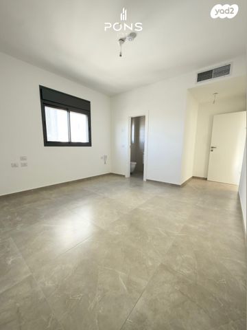 דירה, אהוד מנור, המוזיקה, שדרות