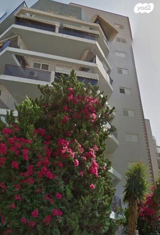 עמוס ירקוני 