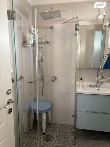 גג/ פנטהאוז, יהלום, אבני חן, רחובות