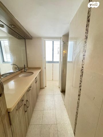 דירה, א.ד. גורדון, מוצקין הותיקה, קרית מוצקין