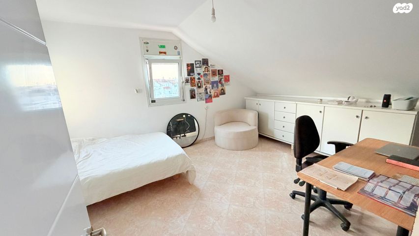 טריפלקס, החבצלת, נאות הדרים (חבצלת הצעירה), קרית עקרון