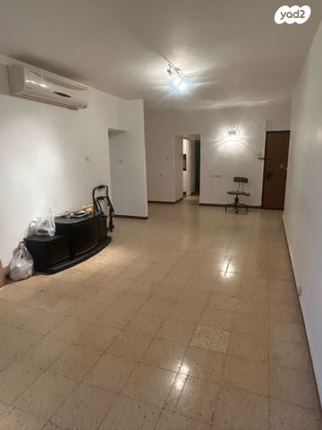 דירה, יוספטל 85, לב העיר, בת ים