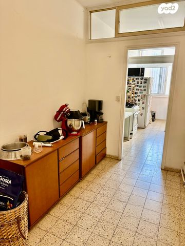 דירה, שדרות גלוסקין, ב' / צפון מערב העיר, רחובות