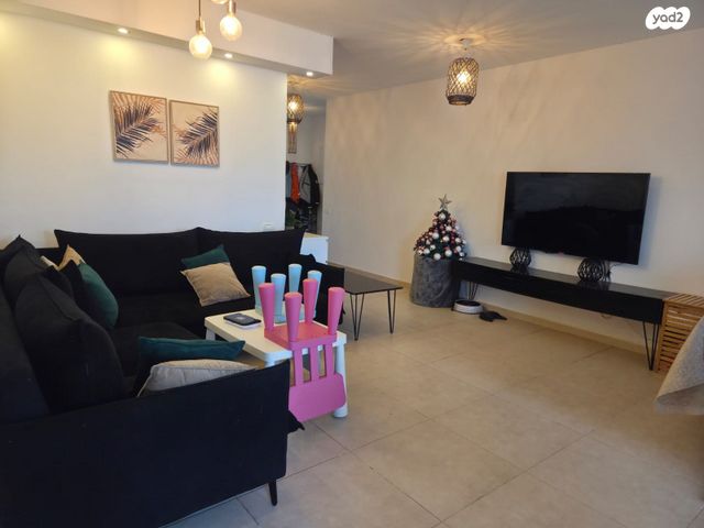 דירה, סביון, הפרחים, חריש